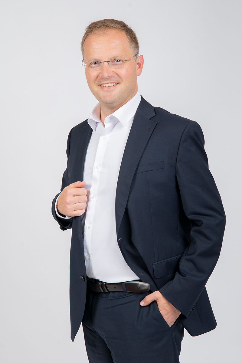 Profesjonalny portret biznesowy wykonany w Draw Light Studio