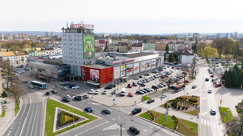 Fotografia z drona Outlet Graffica i Hotelu Forum w Rzeszowie